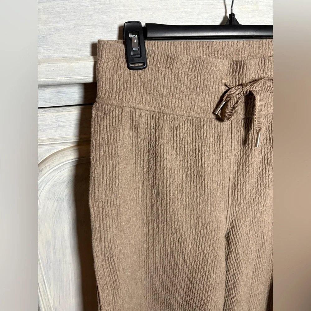 Lululemon Retreat Yourself Wide Leg Crop Pants‎ Heathered Soft Sand Athleisure